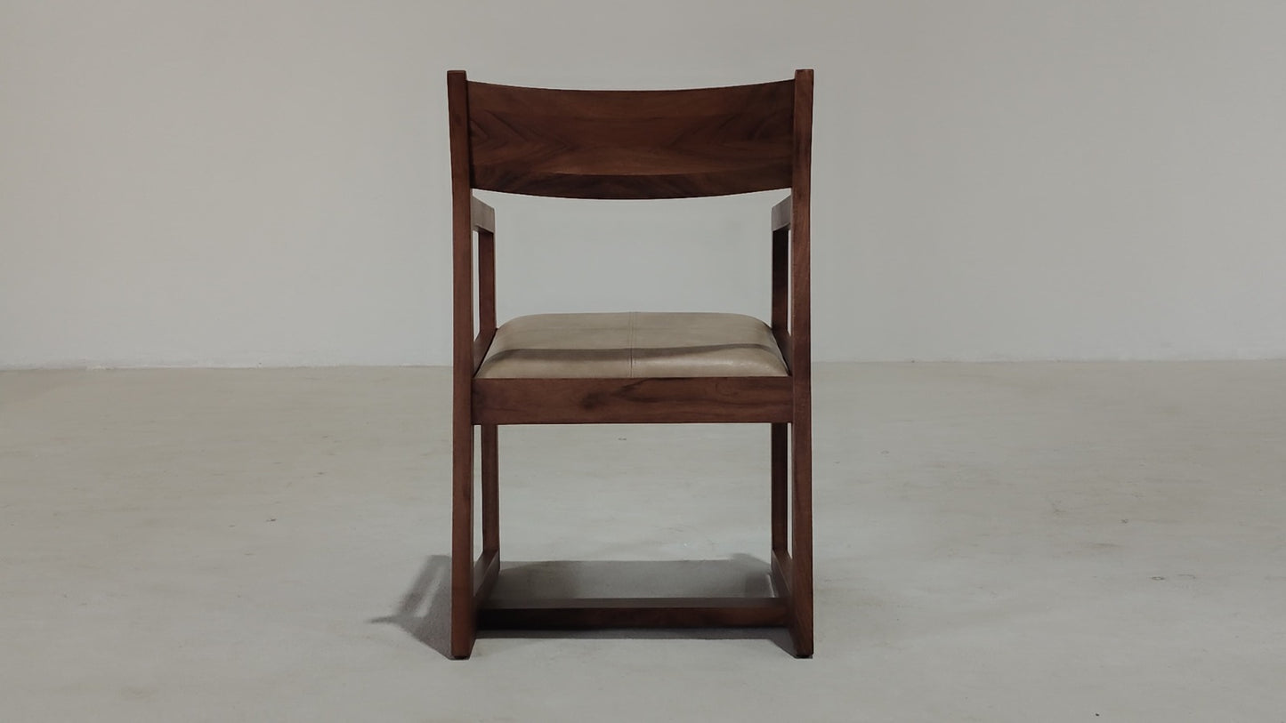 UKON(13) - DINING CHAIR - BLR WH