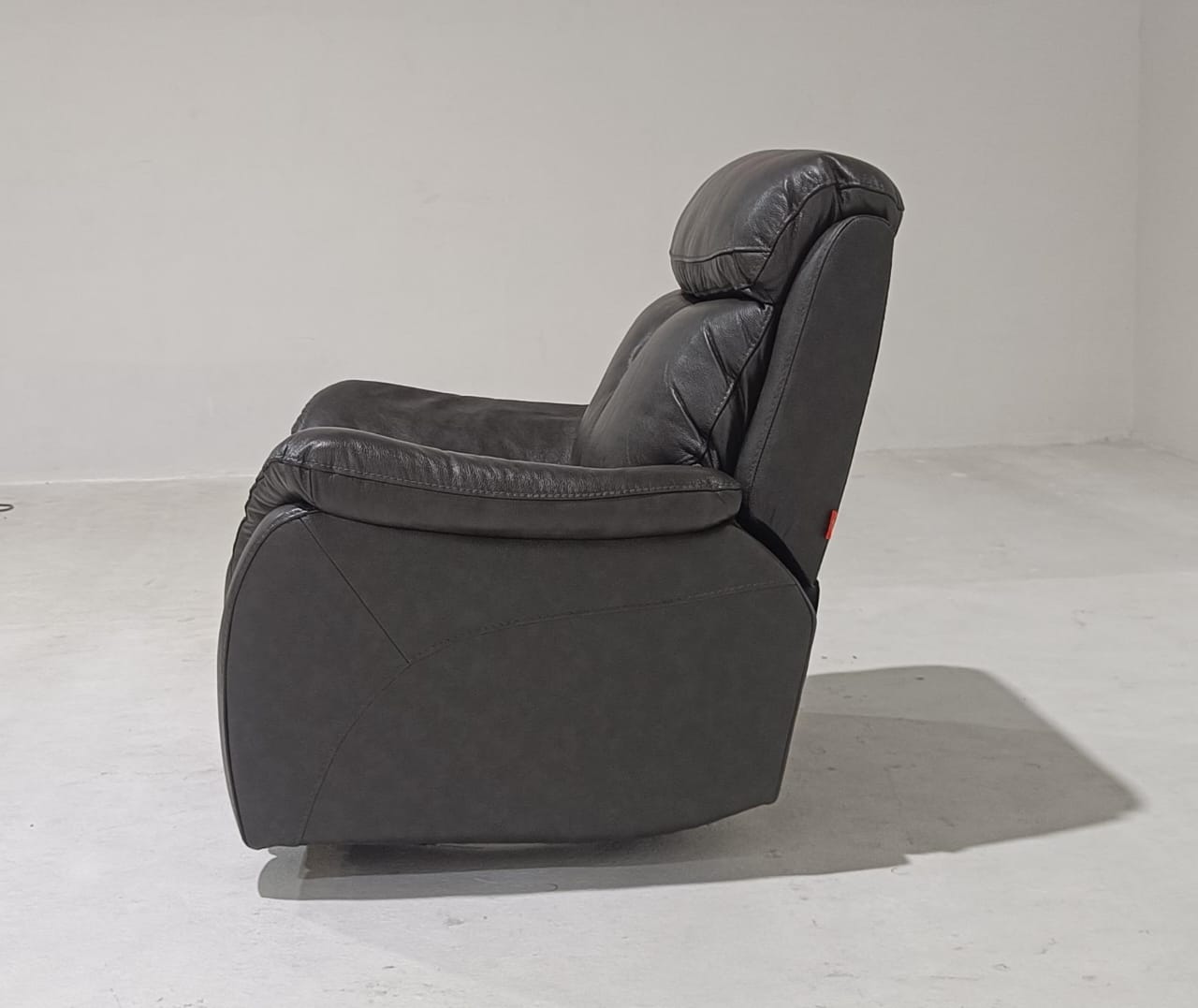 KM.167H(1) - 1 SEATER RECLINER(ELECTRIC) - BLR WH
