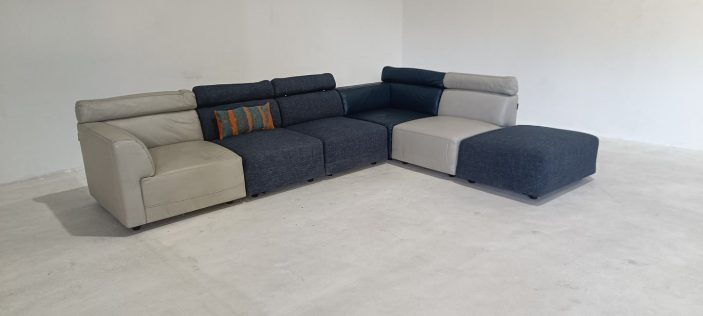 5627 - 4 SEATER + OTTOMAN - BLR WH