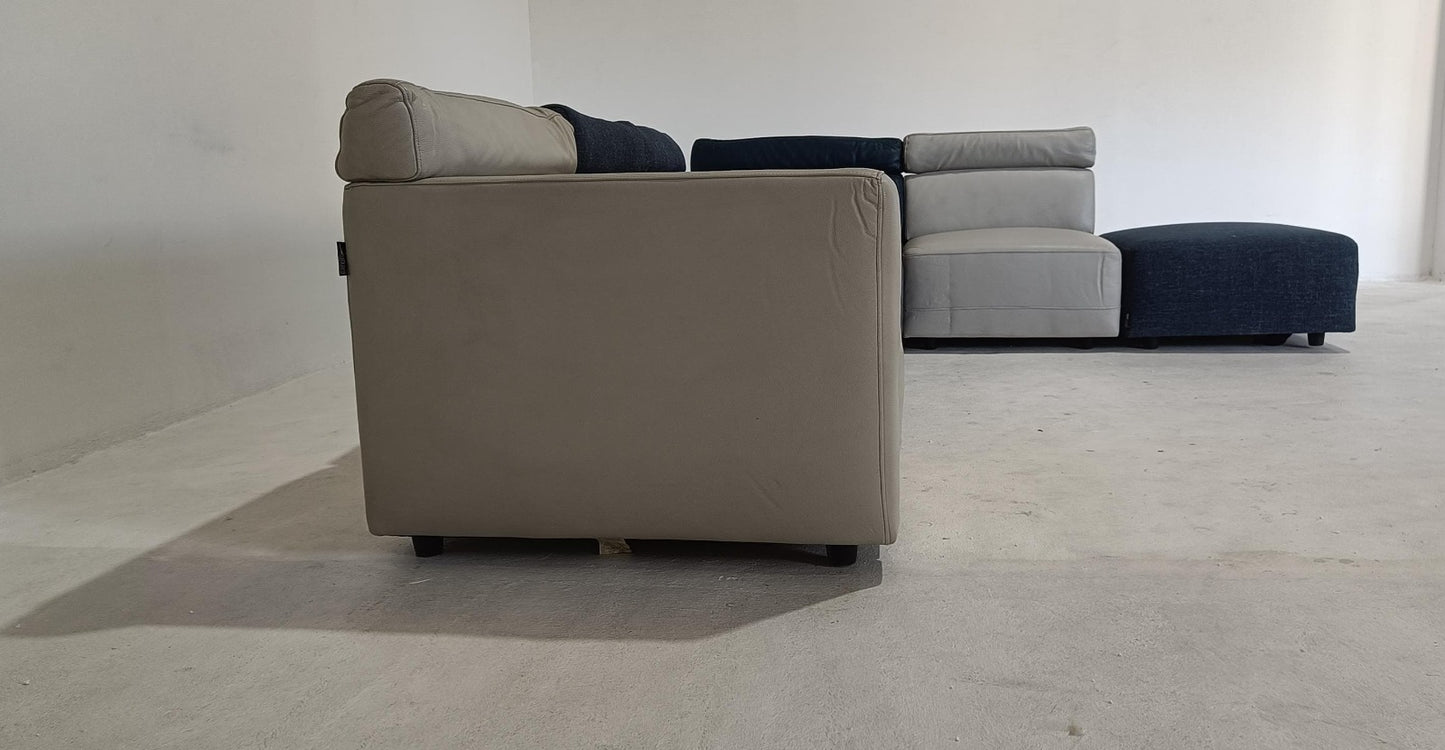 5627 - 4 SEATER + OTTOMAN - BLR WH