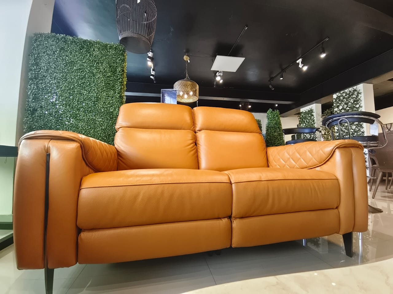 KM5167 - 2 SEATER - BTM