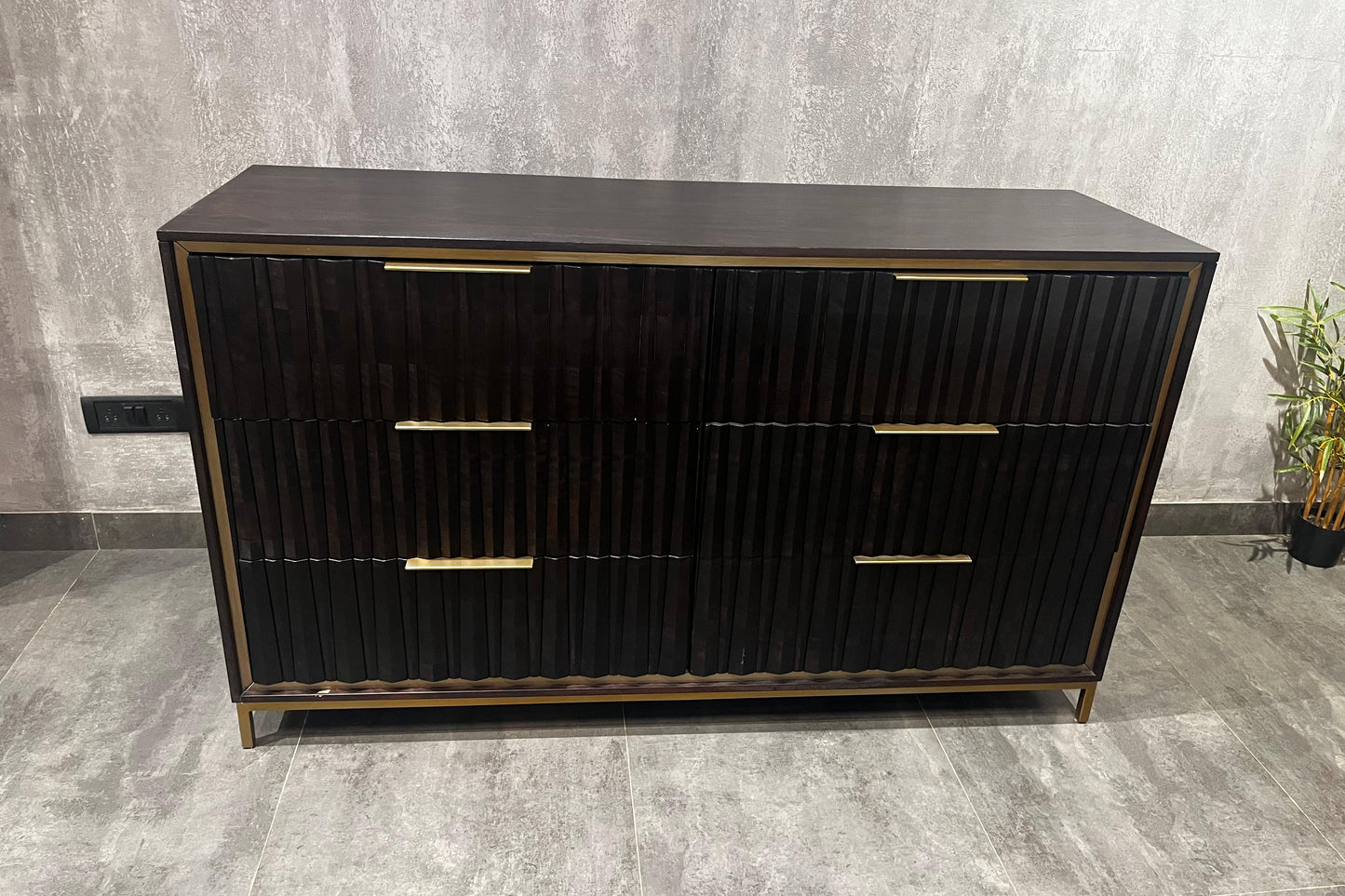 SOHO - DRESSER - NAR