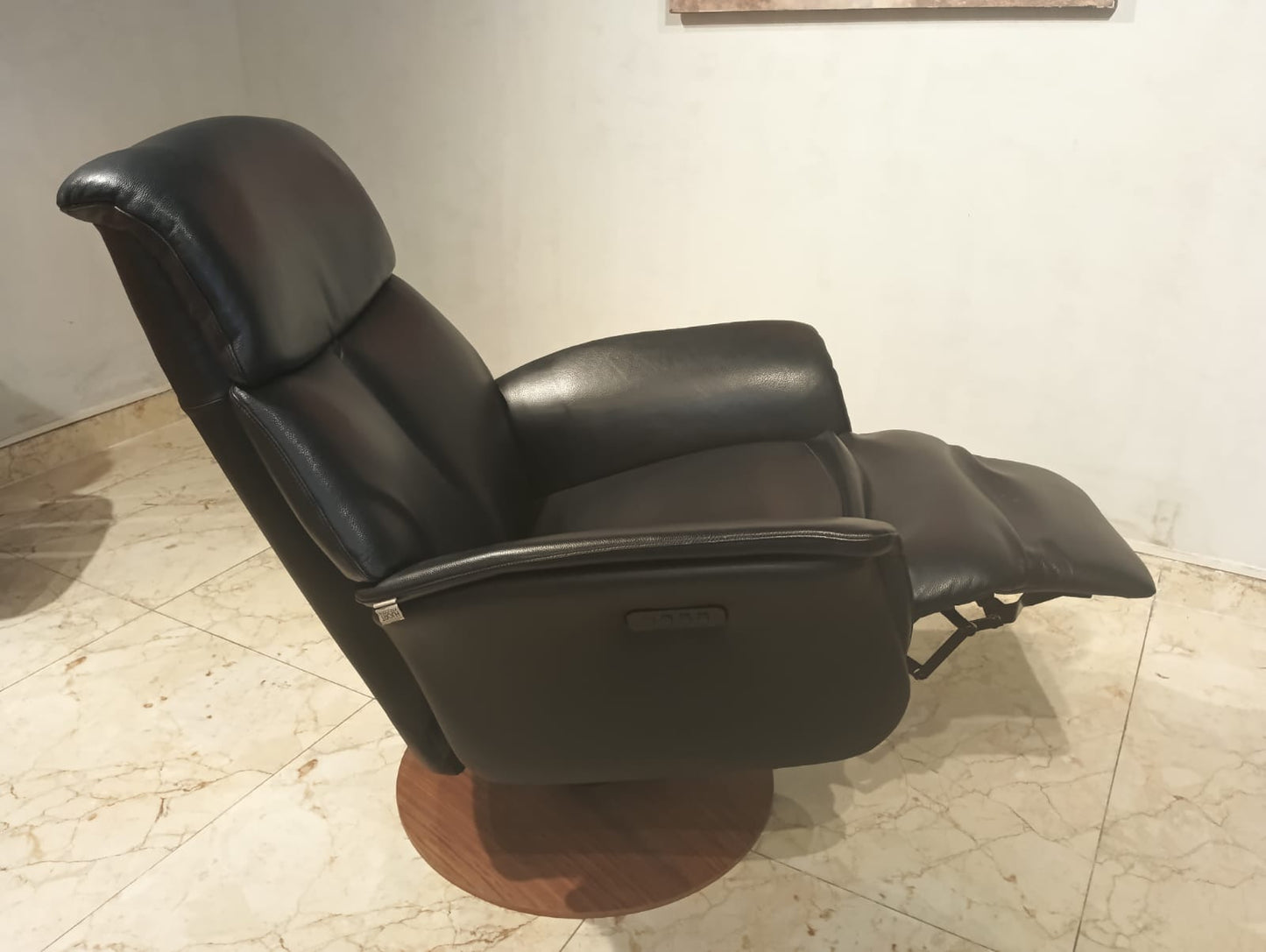 8053 - 1 SEATER RECLINER(ELECTRIC) - BSK