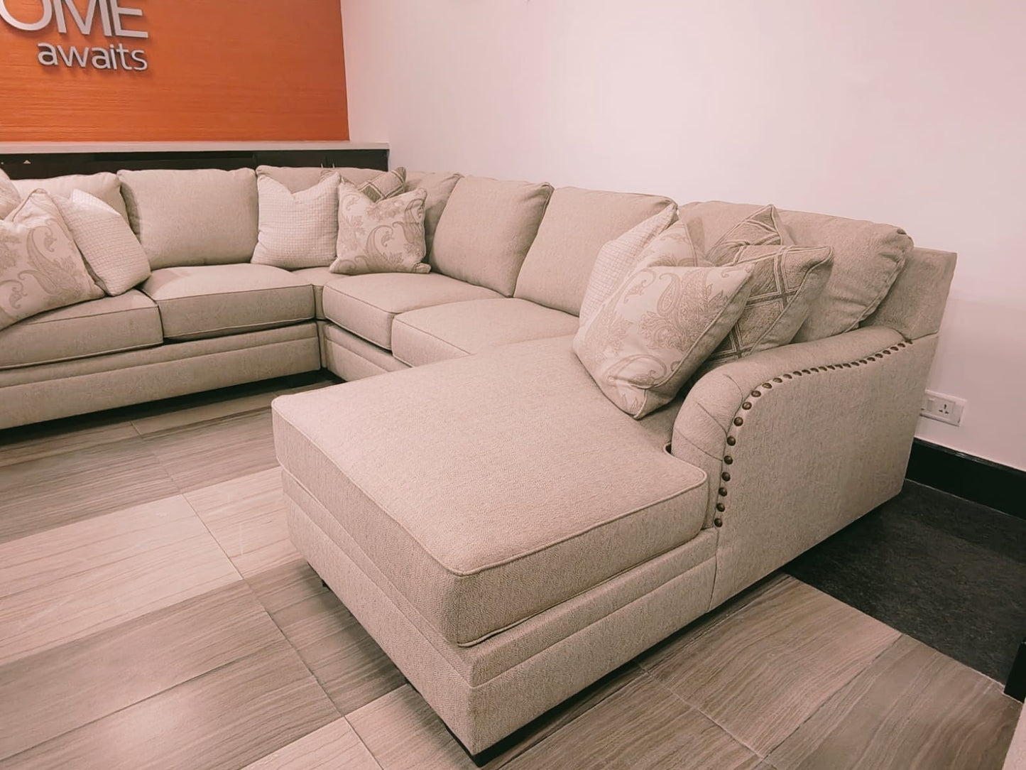 LUXORA - 5 SEATER + CHAISE - BSK