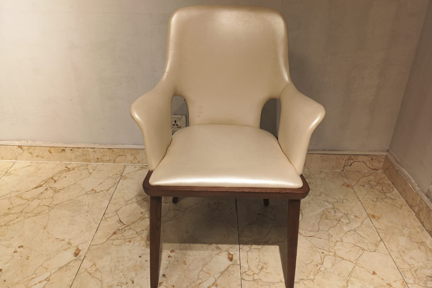 6802(6) - DINING CHAIR - BSK