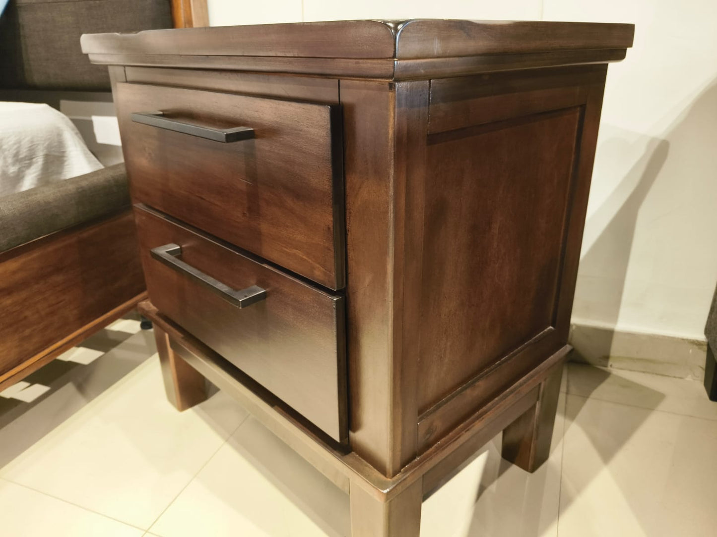 B594-92 - NIGHT STAND - BTM