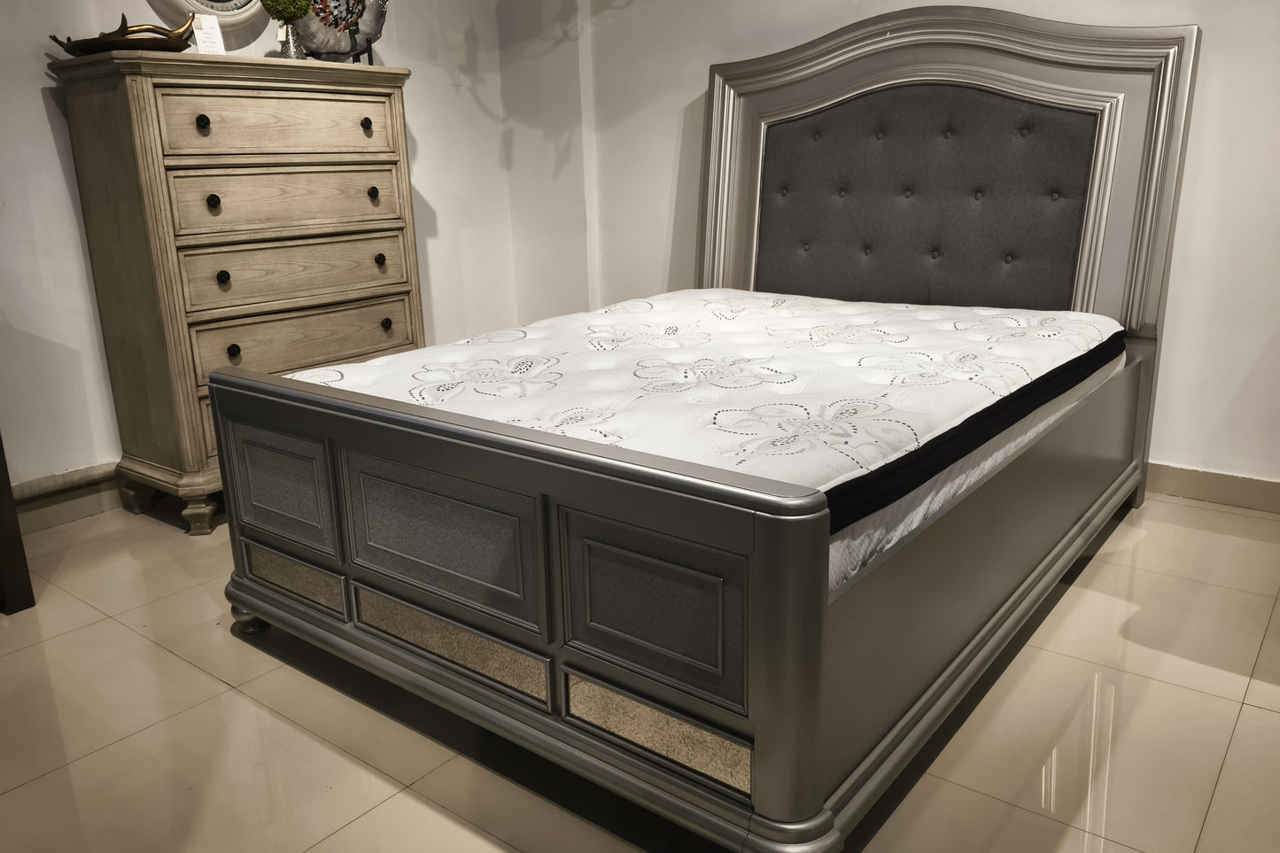 B650-54/57/96W1 - QUEEN PANEL BED - BTM