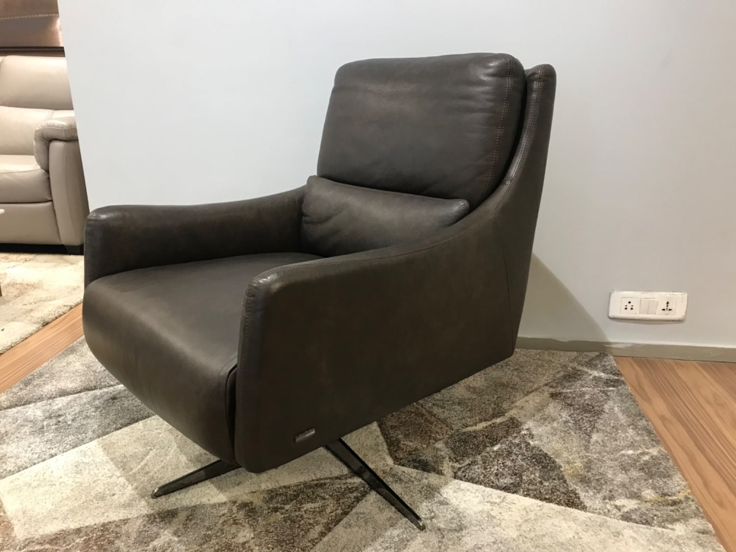 C065-066 - ARM CHAIR - BTM