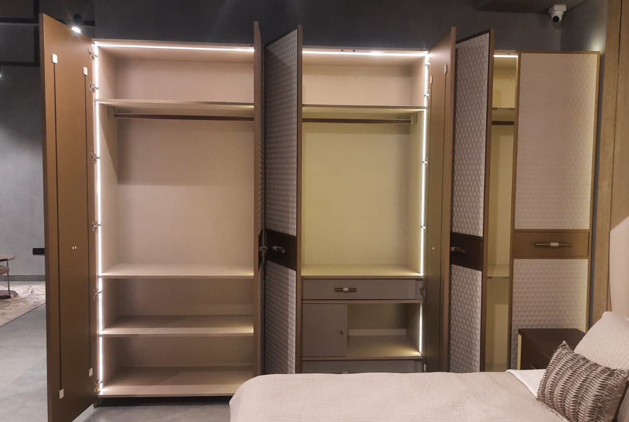 WARDROBE - IND DASH(BESPOKE)