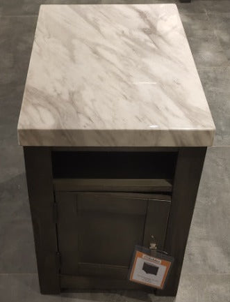 T450-3W9 - END TABLE - GB