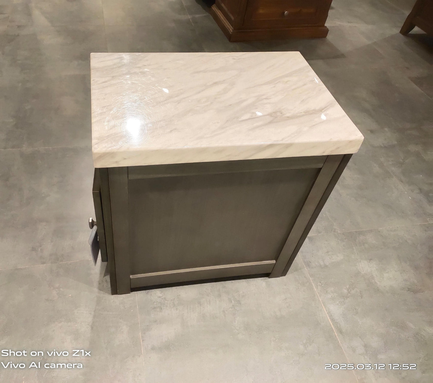 T450-3W9 - END TABLE - GB