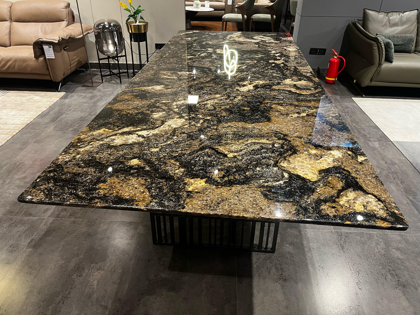 T36 - DINING TABLE - NAR