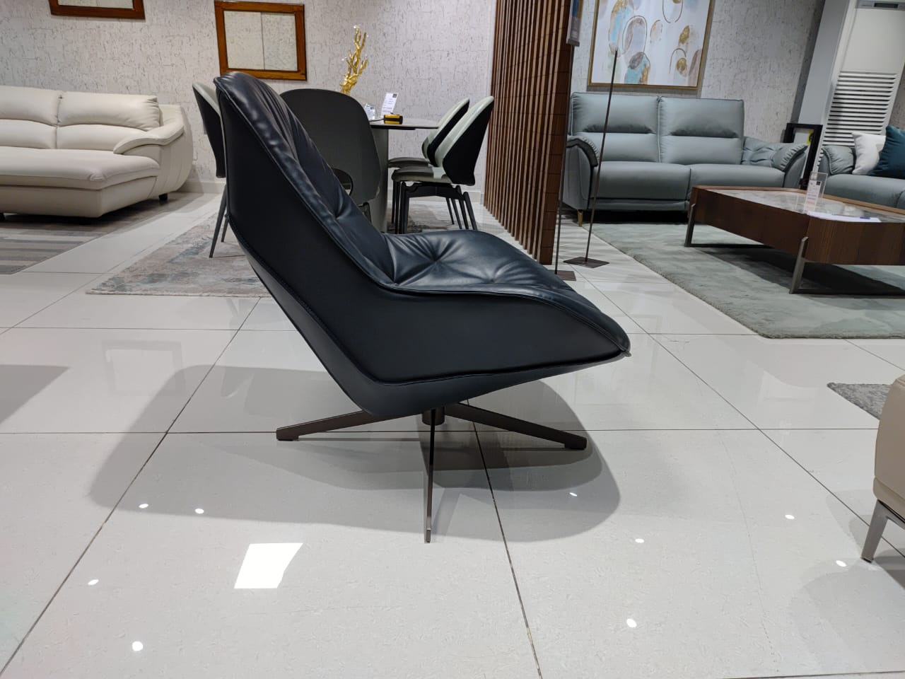 LC-030 - ACCENT CHAIR - BH