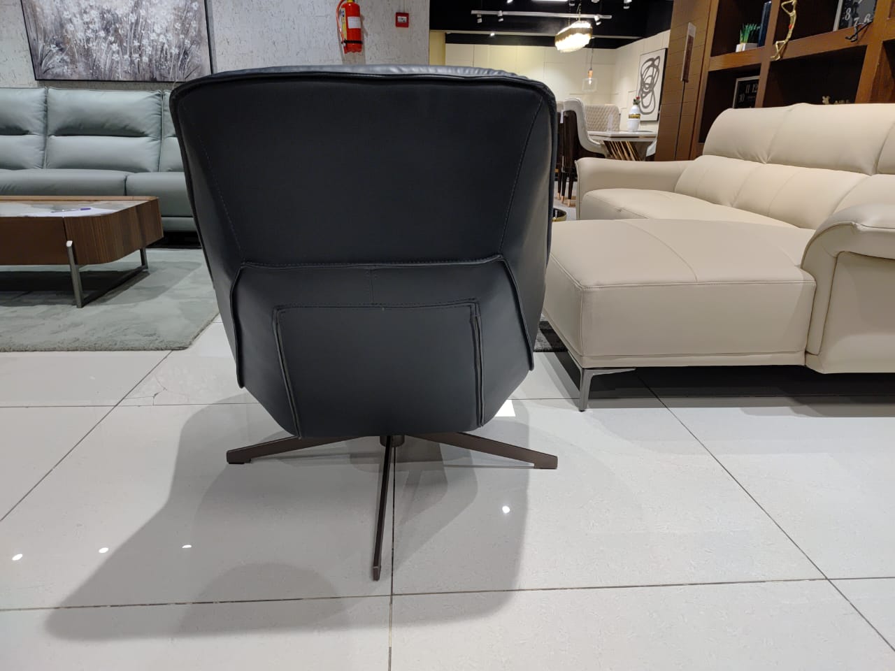 LC-030 - ACCENT CHAIR - BH
