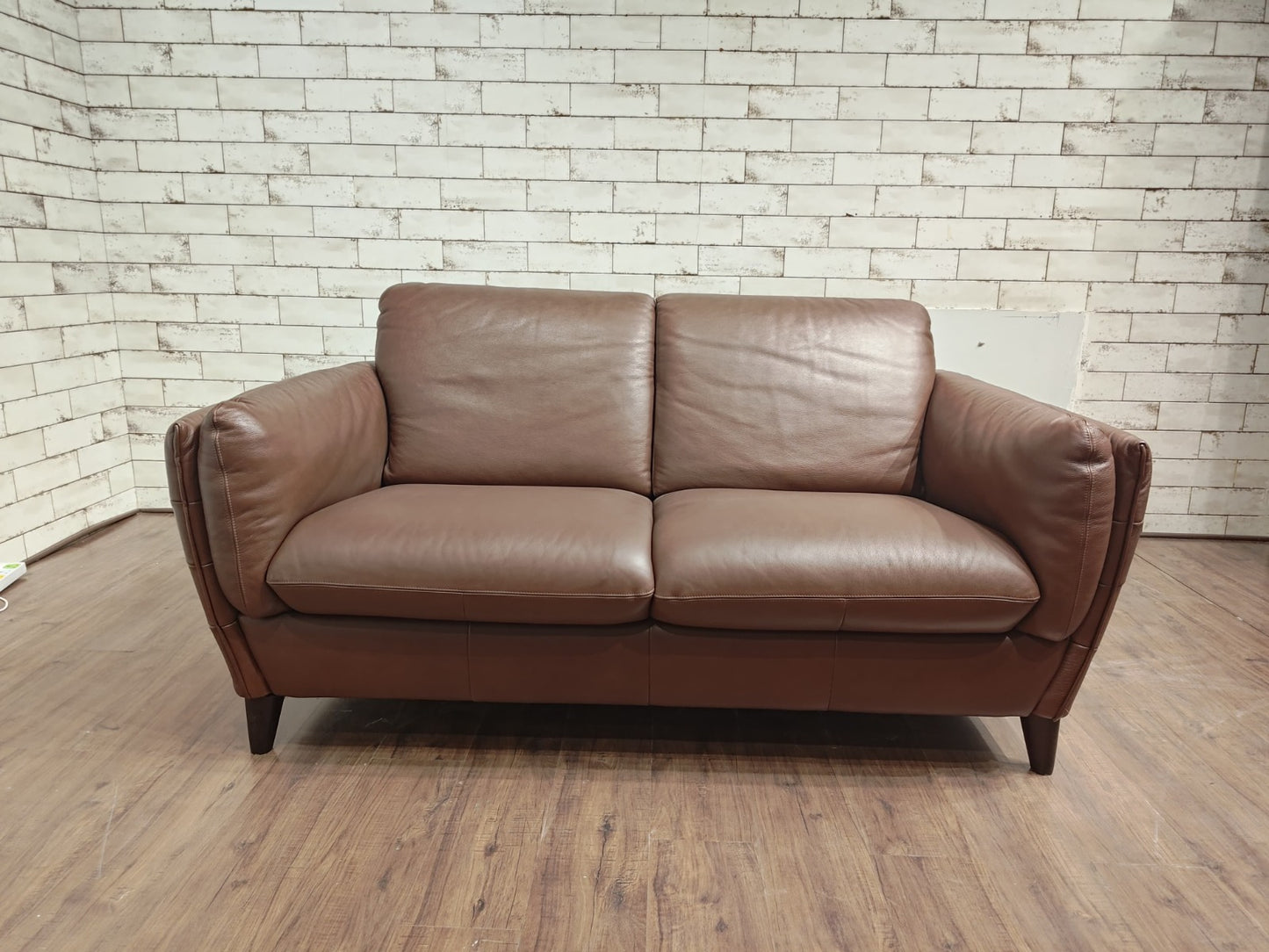 B908-009 - 2 SEATER - BWDD