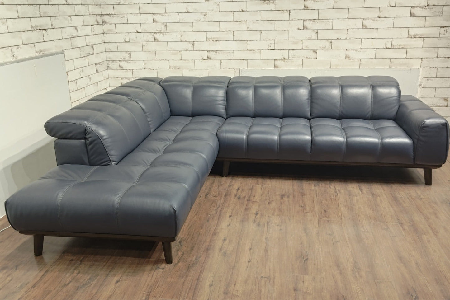 C141 - 3 SEATER+CHAISE - BWDD