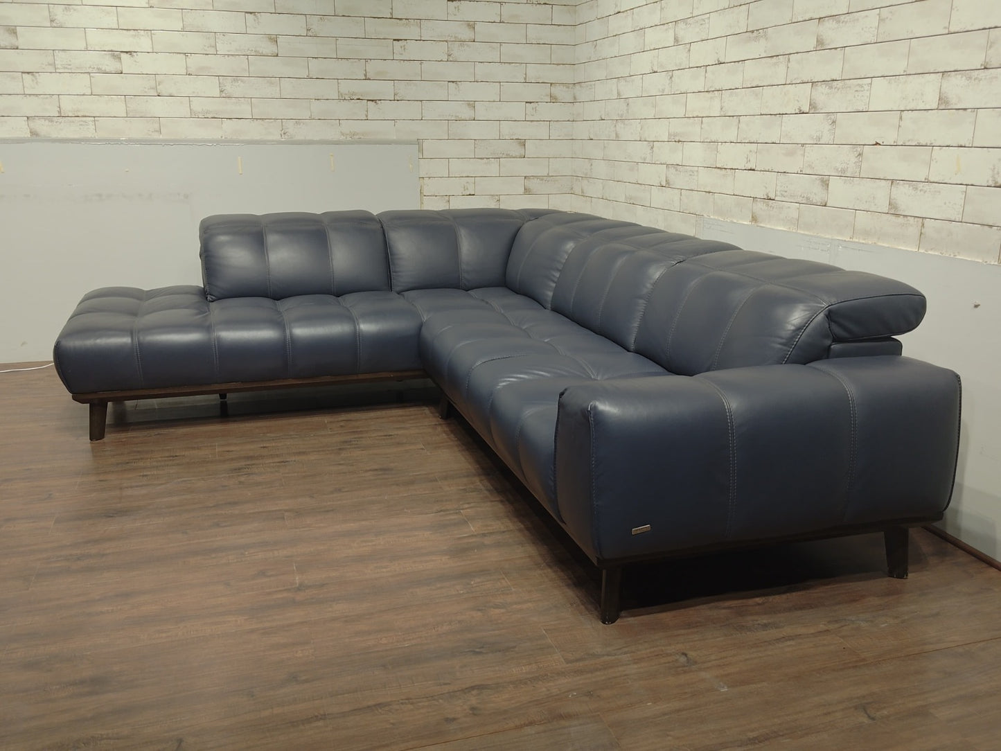 C141 - 3 SEATER+CHAISE - BWDD