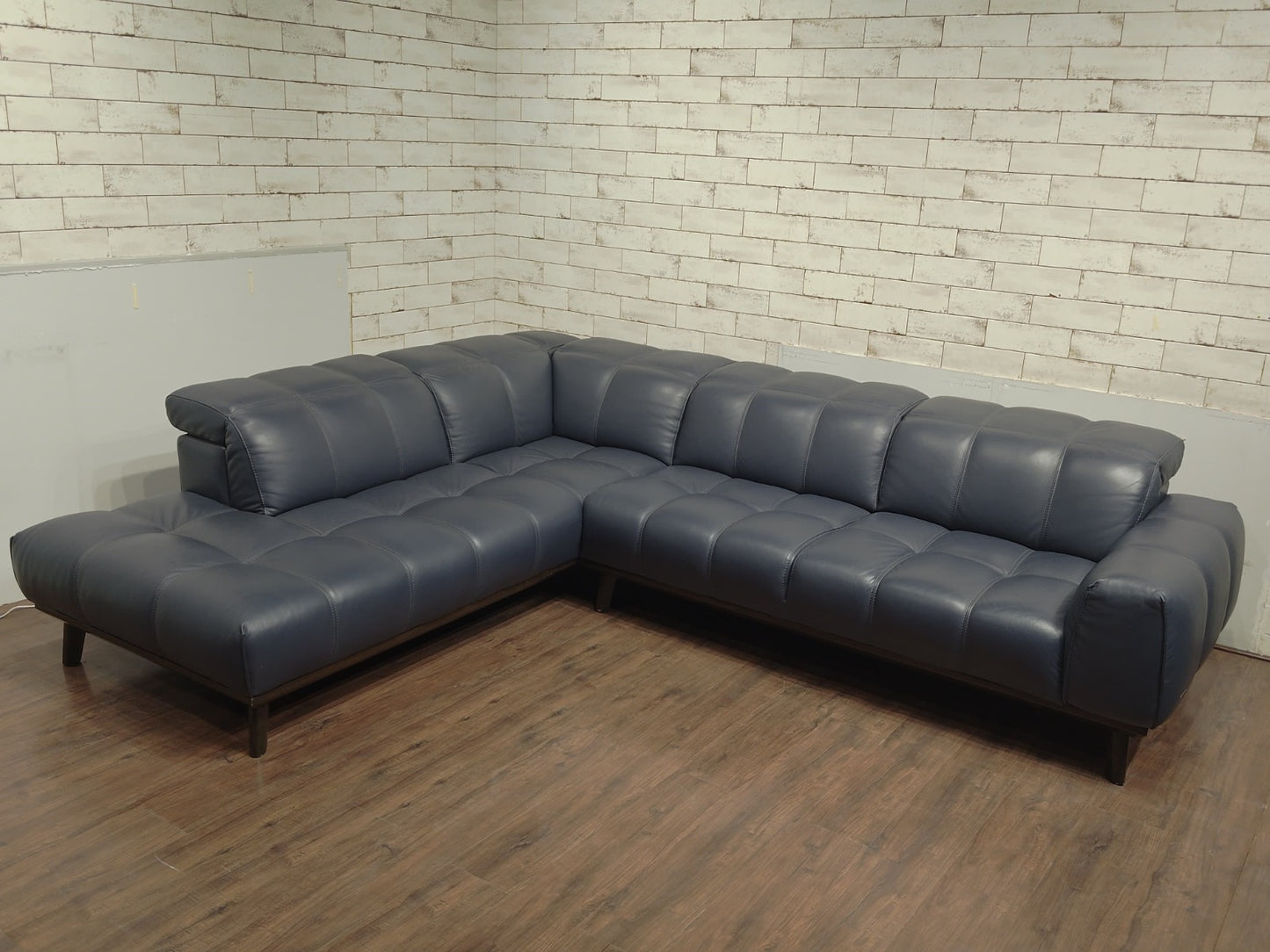 C141 - 3 SEATER+CHAISE - BWDD