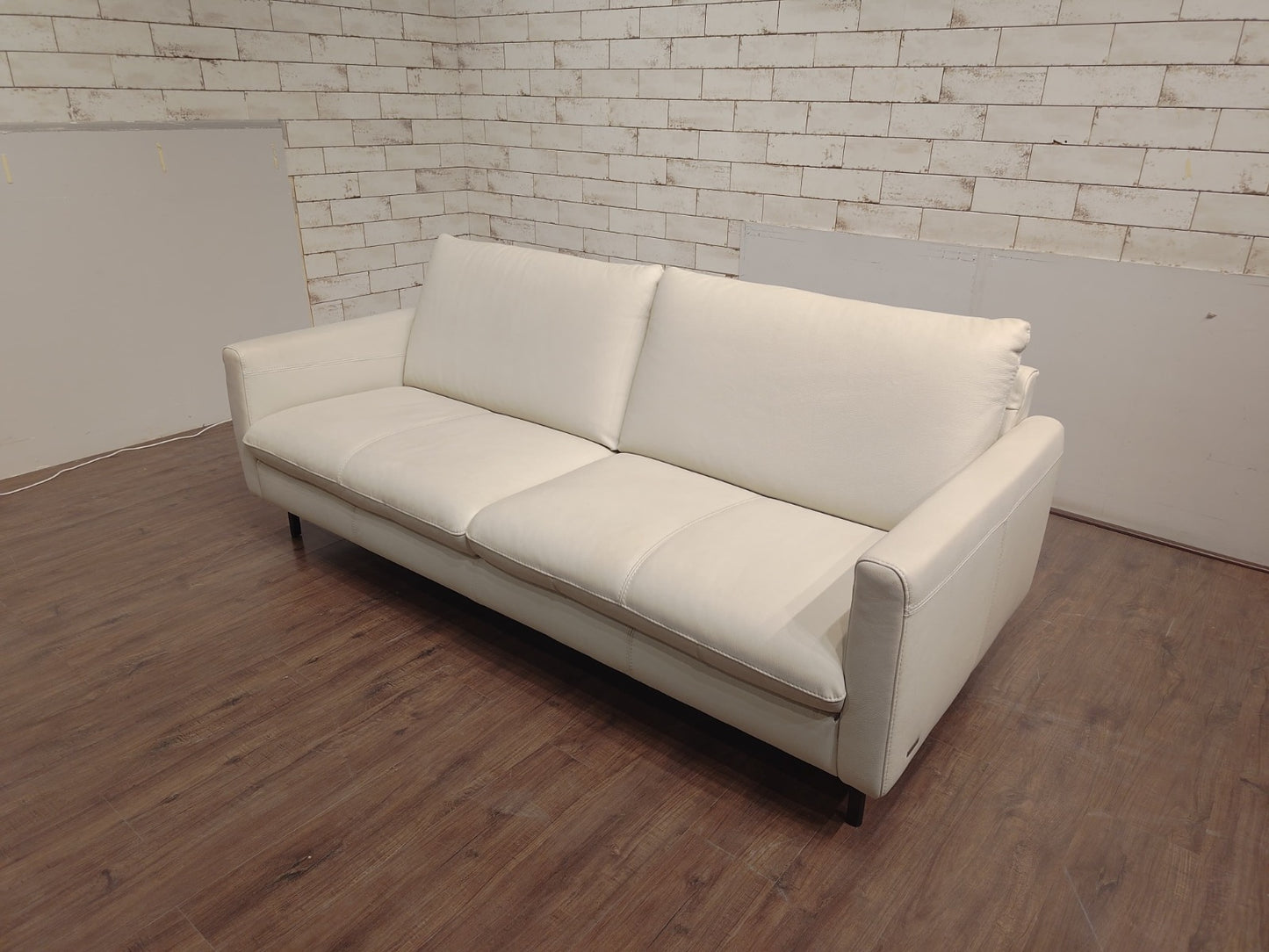 C083-088-10 - 2 SEATER - BWDD
