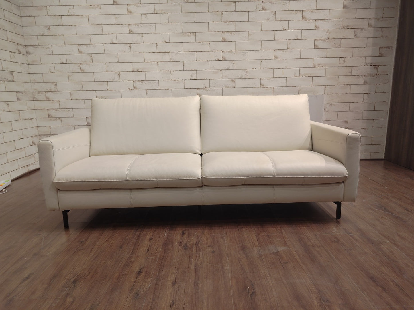 C083-088-10 - 2 SEATER - BWDD