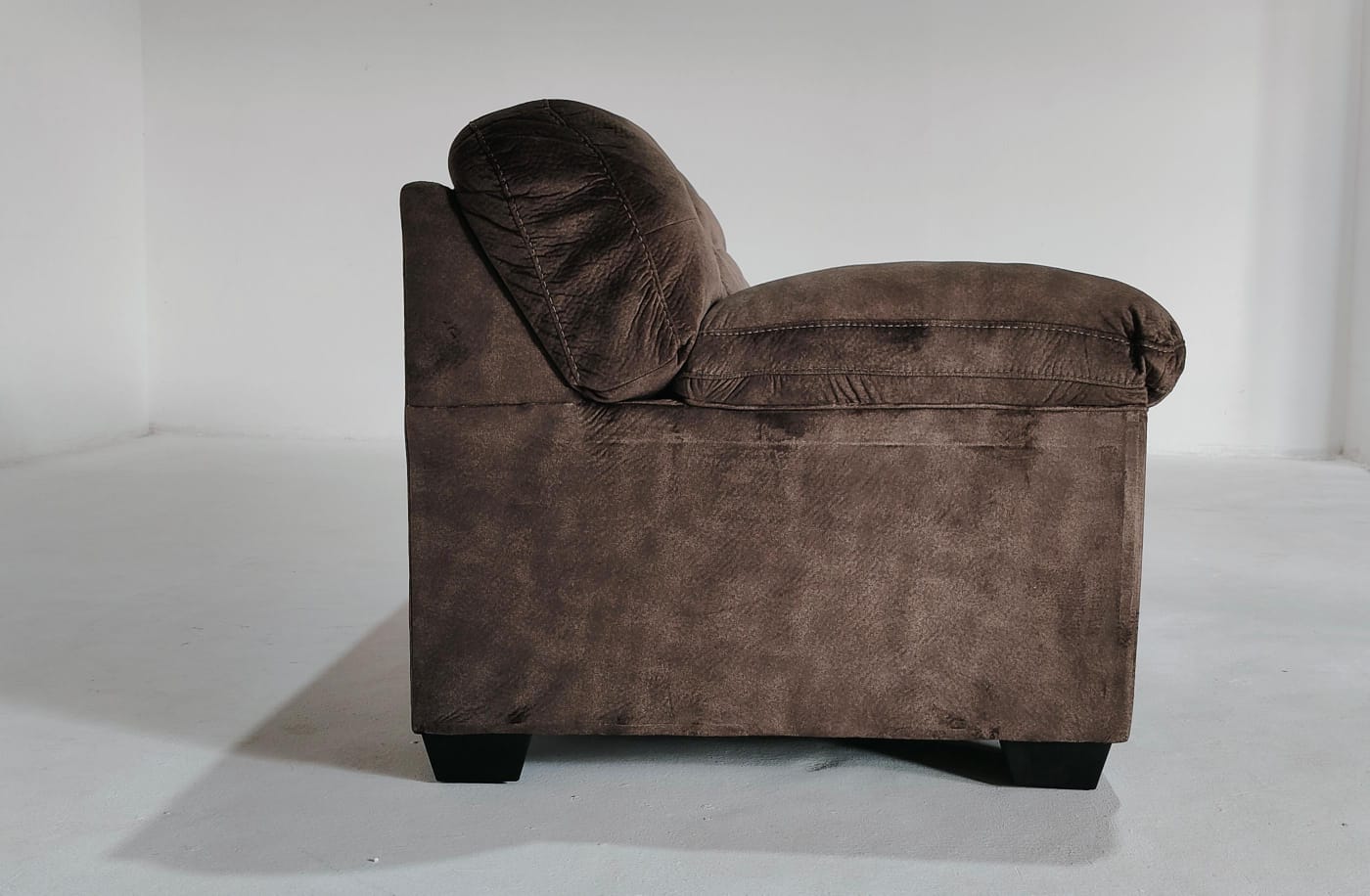 7050839(1) - 3 SEATER - BLR WH