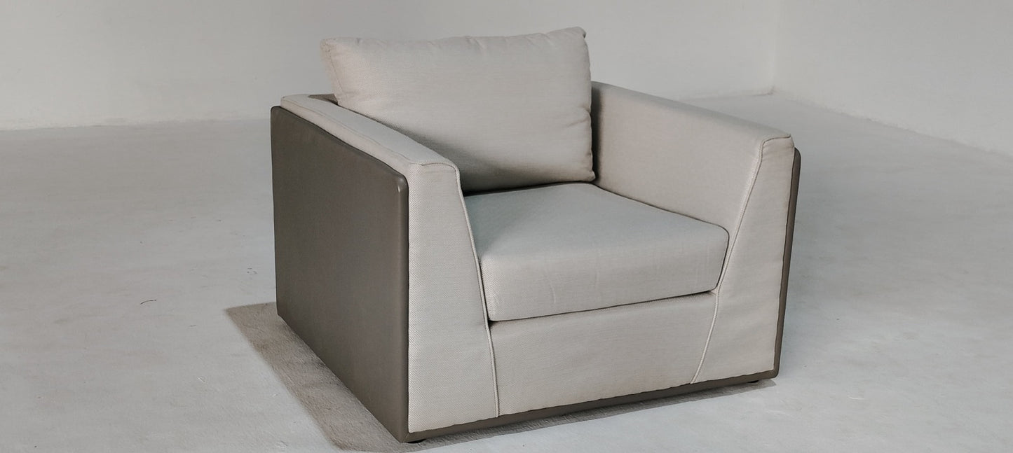 U6850020(2) - 1 SEATER - OUTLET