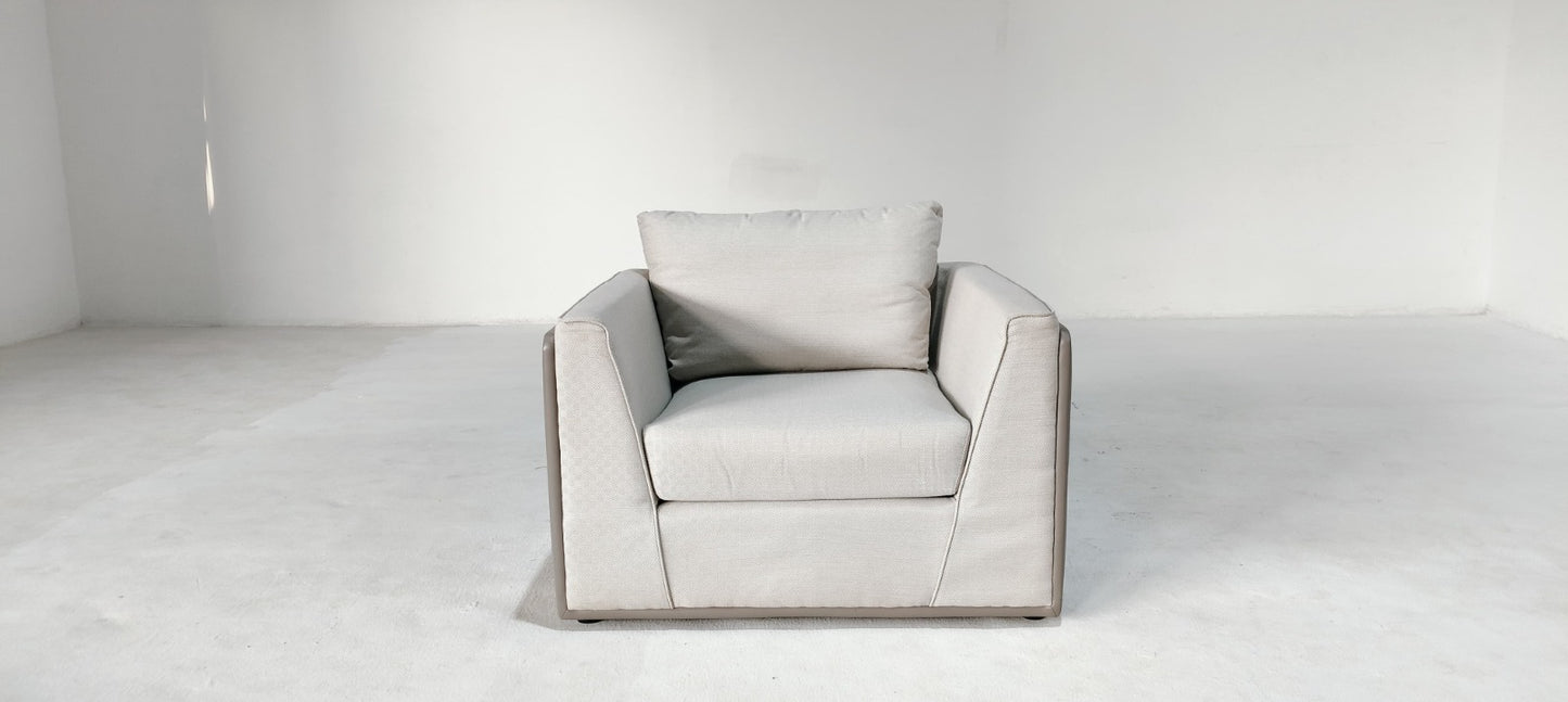 U6850020(2) - 1 SEATER - OUTLET