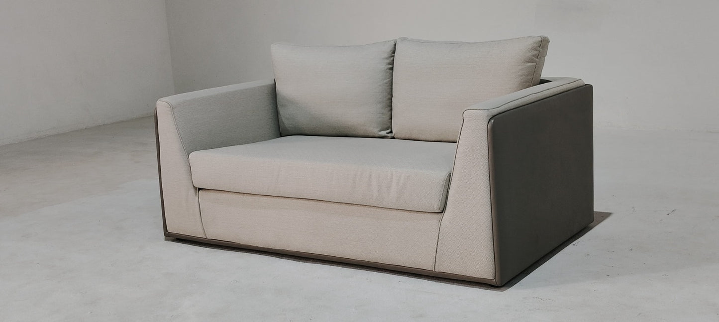 U6850035 - 2 SEATER - OUTLET
