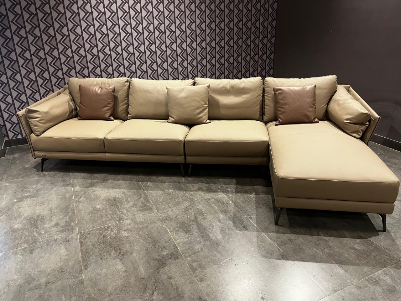 KUKA 130 - 3.5 SEATER+CHAISE - NAR