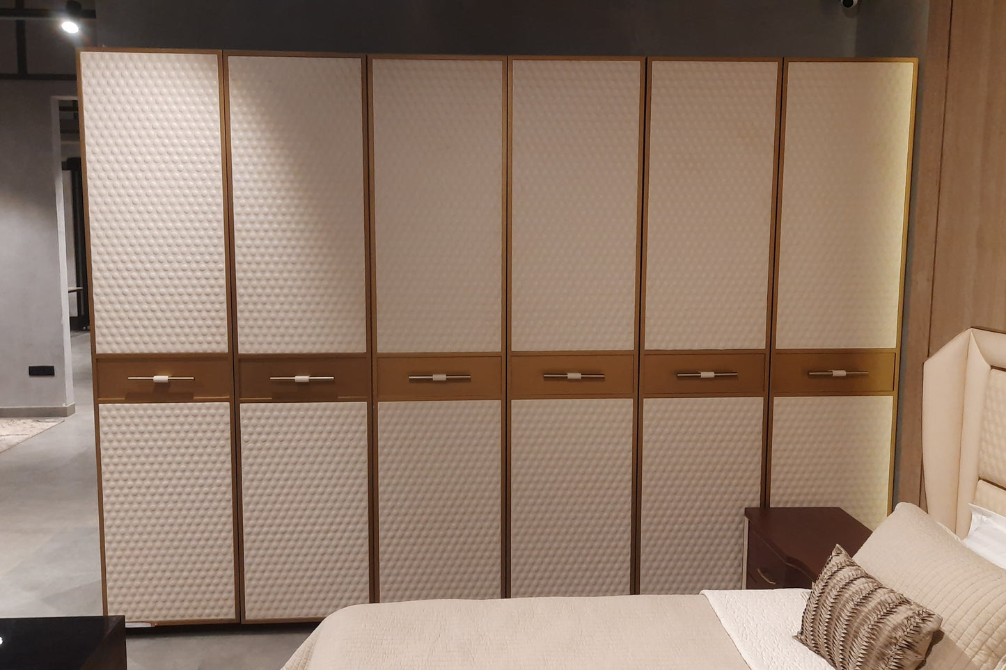 WARDROBE - IND DASH(BESPOKE)