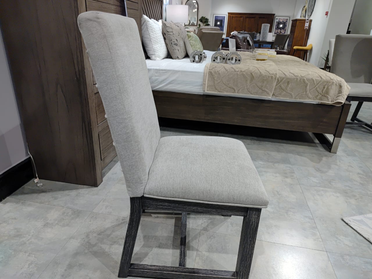 D749-01(6) - DINING CHAIR - BH
