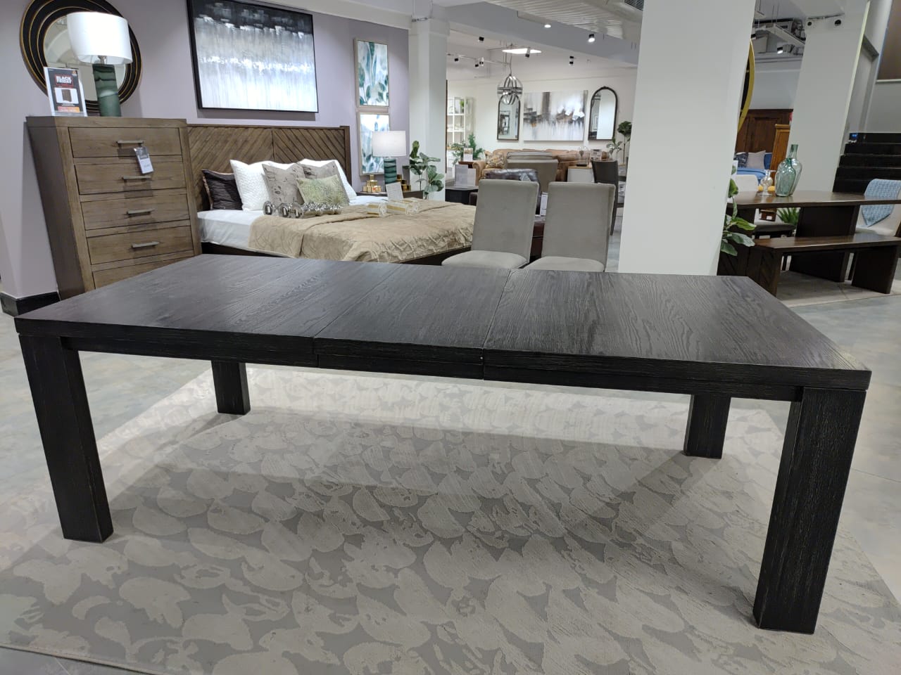 D749-35 - DINING TABLE - BH