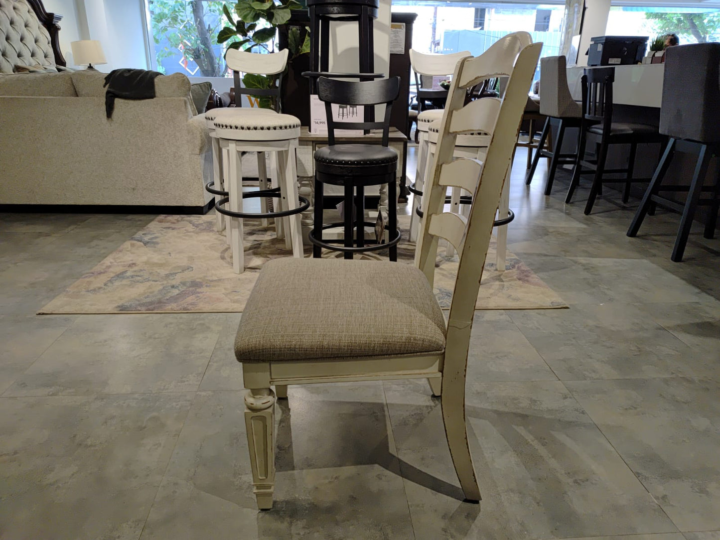 D743-01(3) - DINING CHAIR - BH