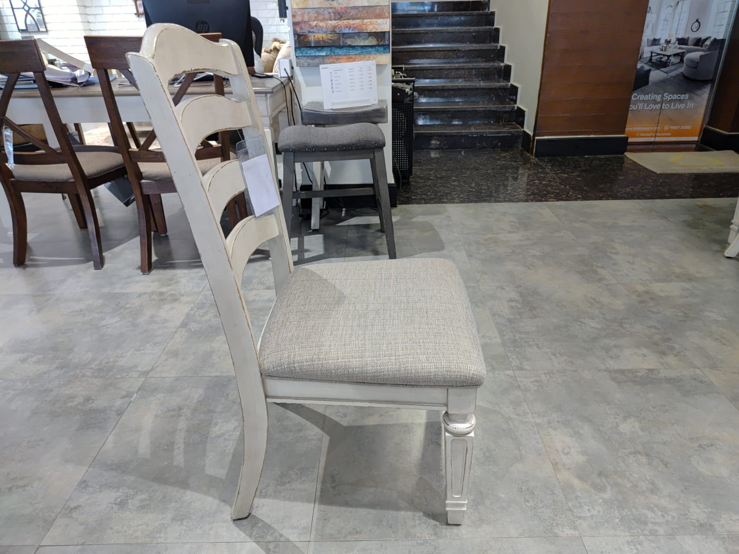 D743-01(3) - DINING CHAIR - BH