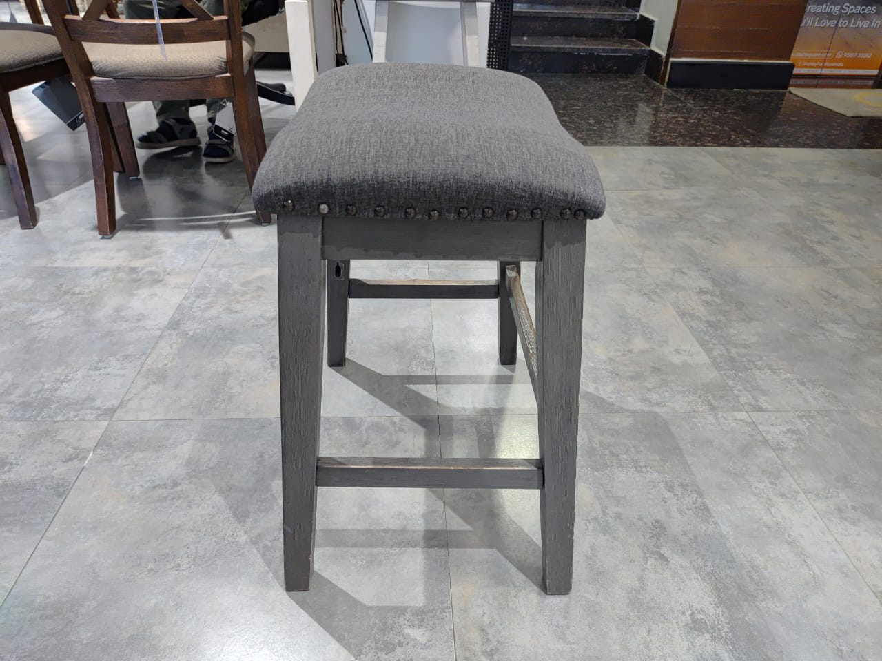 D388-024 - BAR STOOL - BH