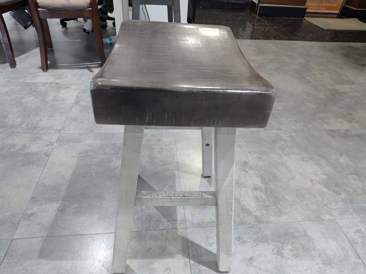 D548-424 - BAR STOOL - BH