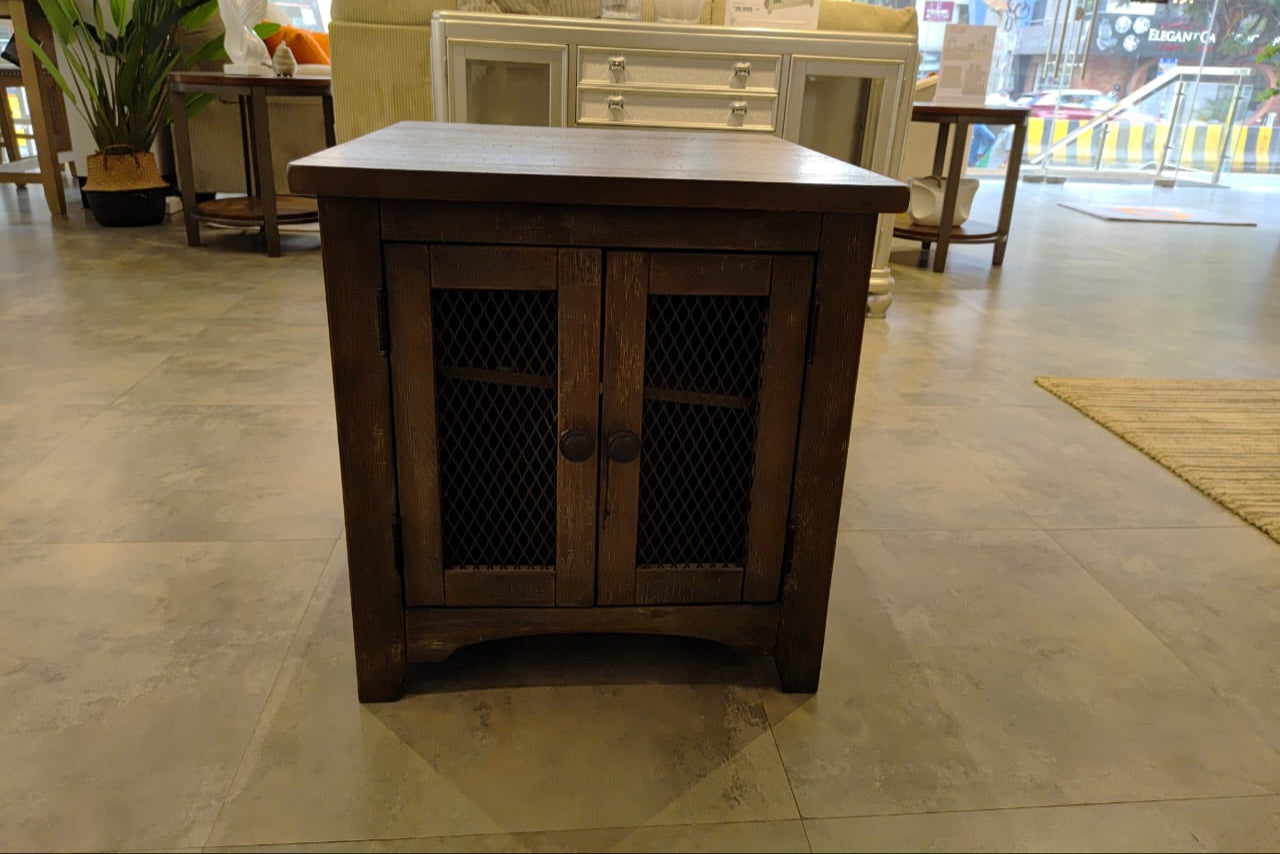 T446-3 - SIDE TABLE - BH