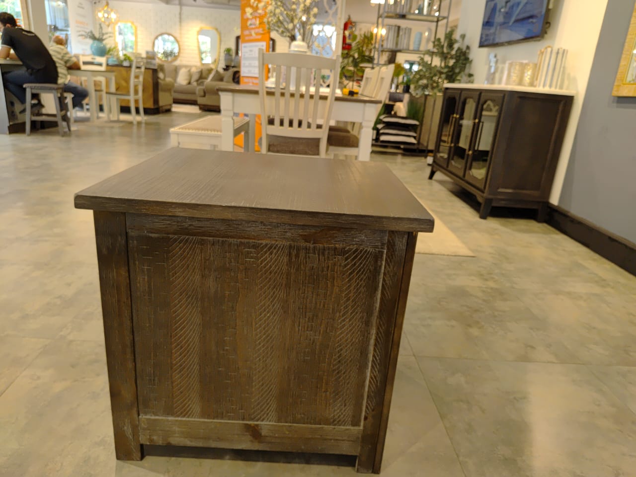 T446-3 - SIDE TABLE - BH