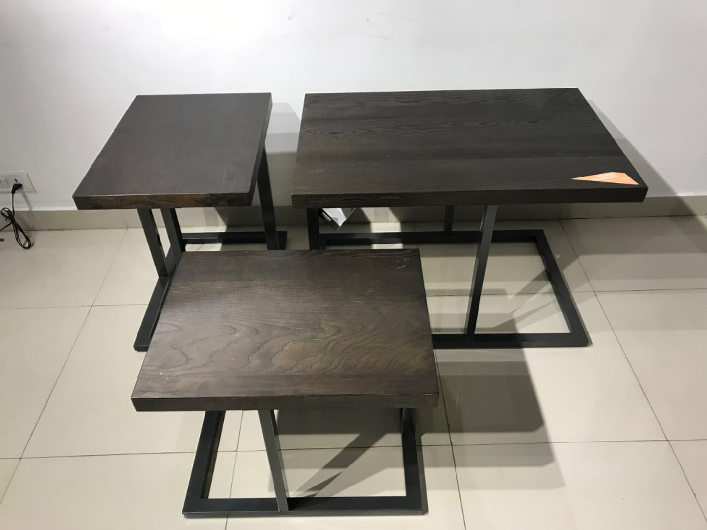 T194-13 - TABLE SET - OUTLET