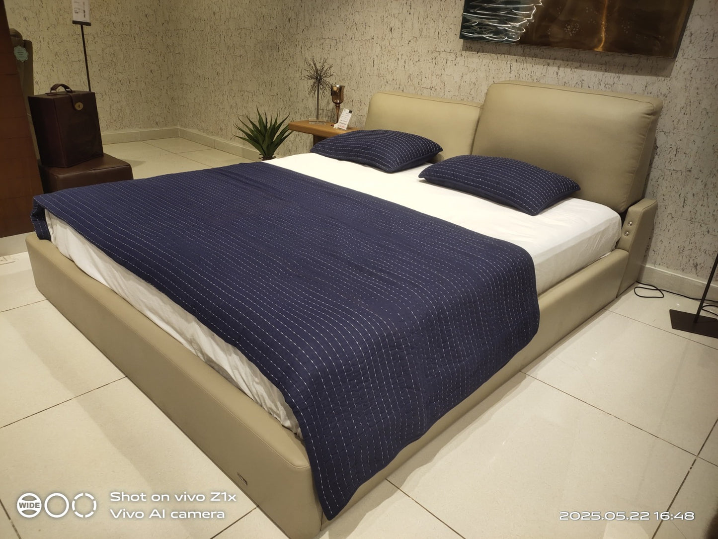 AW2301K-18 - KING BED - BH