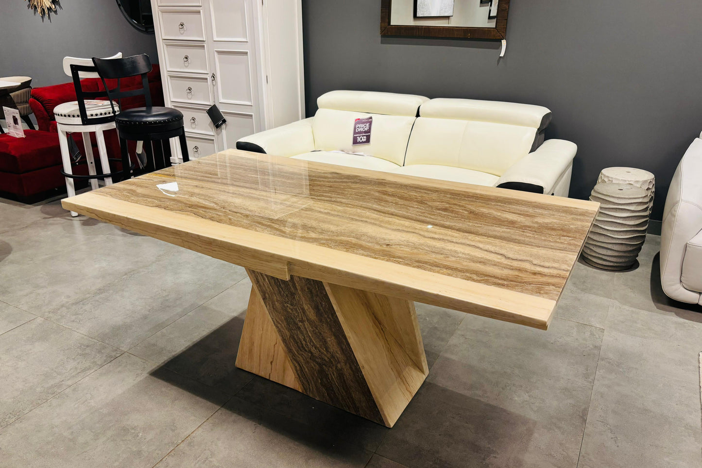 DT-13032 - DINING TABLE - OUTLET