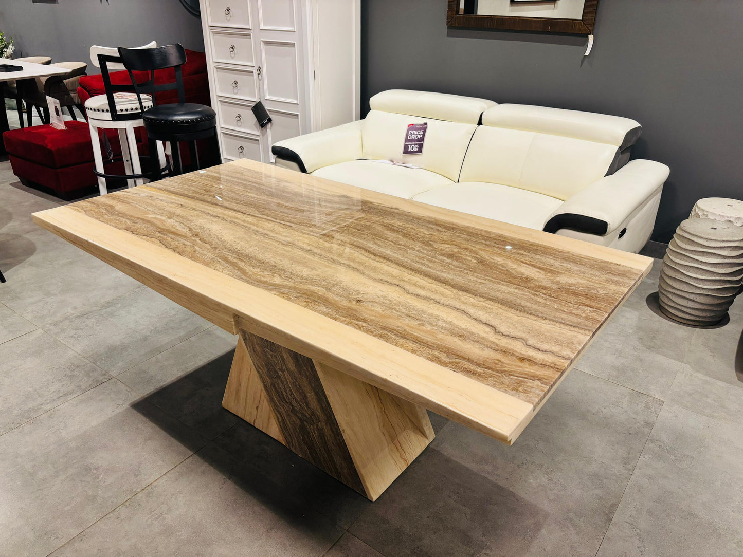 DT-13032 - DINING TABLE - OUTLET