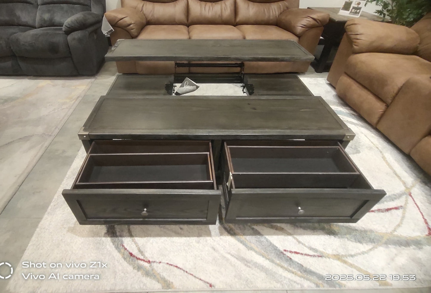 T901-9 - CENTRE TABLE - BH