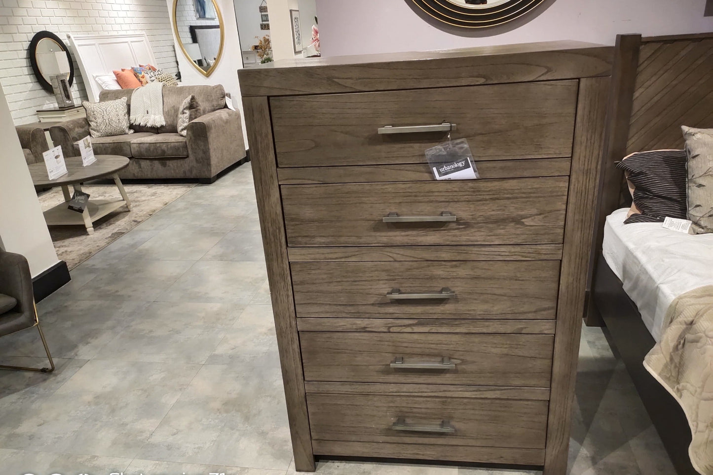 B537-46 - CHEST OF DRAWER - BH