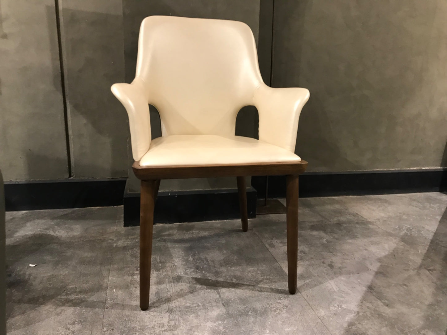 6802(9) - DINING CHAIR - MUM WH