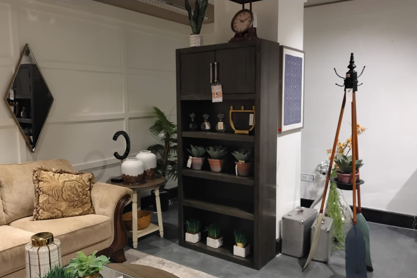 H467-17 - BOOKCASE - GB