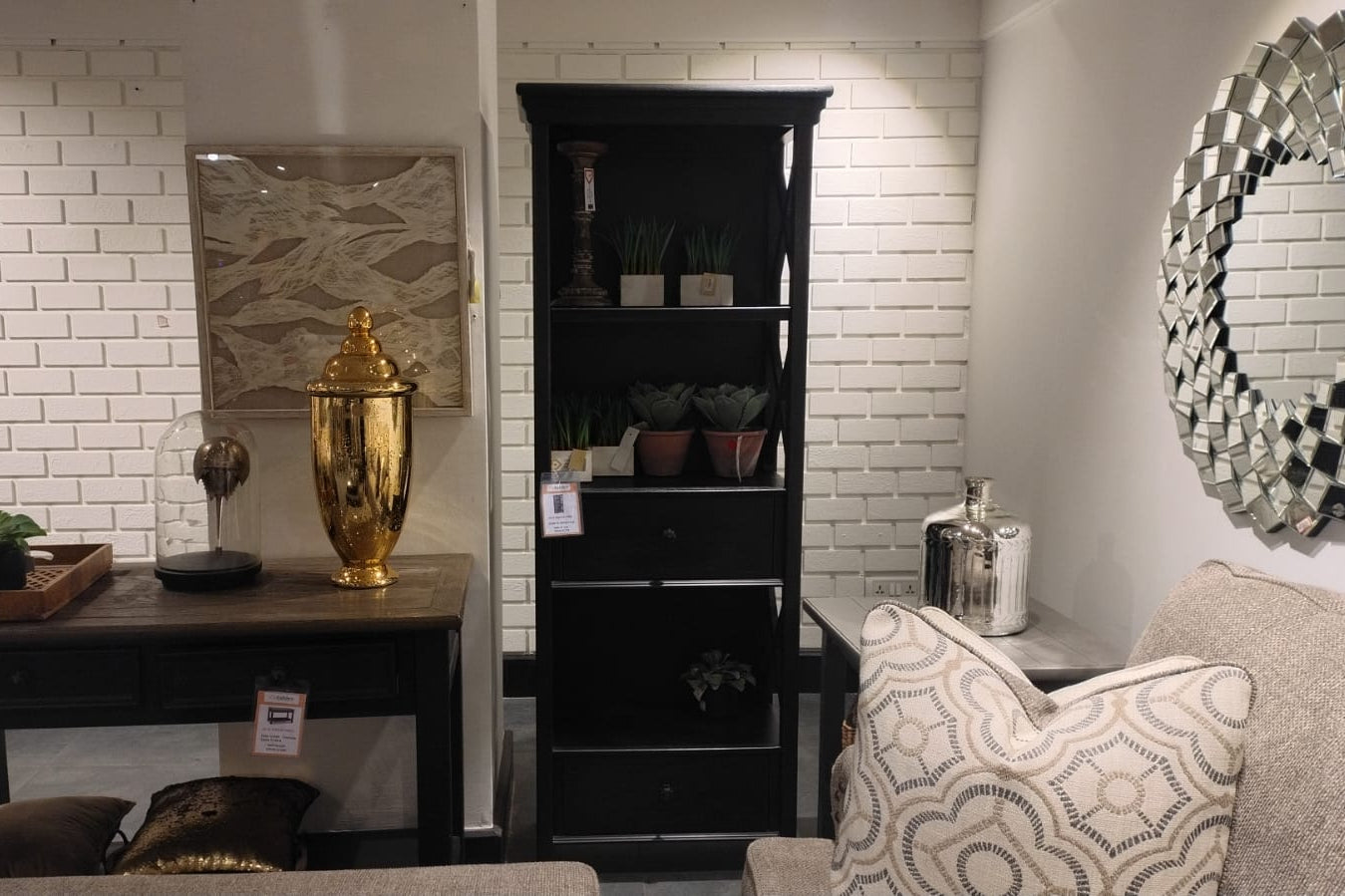 D736-76(1) - DISPLAY CABINET - GB