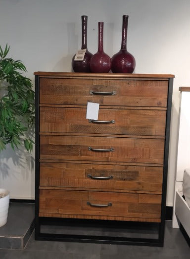 B775-46 - CHEST OF DRAWER - GB