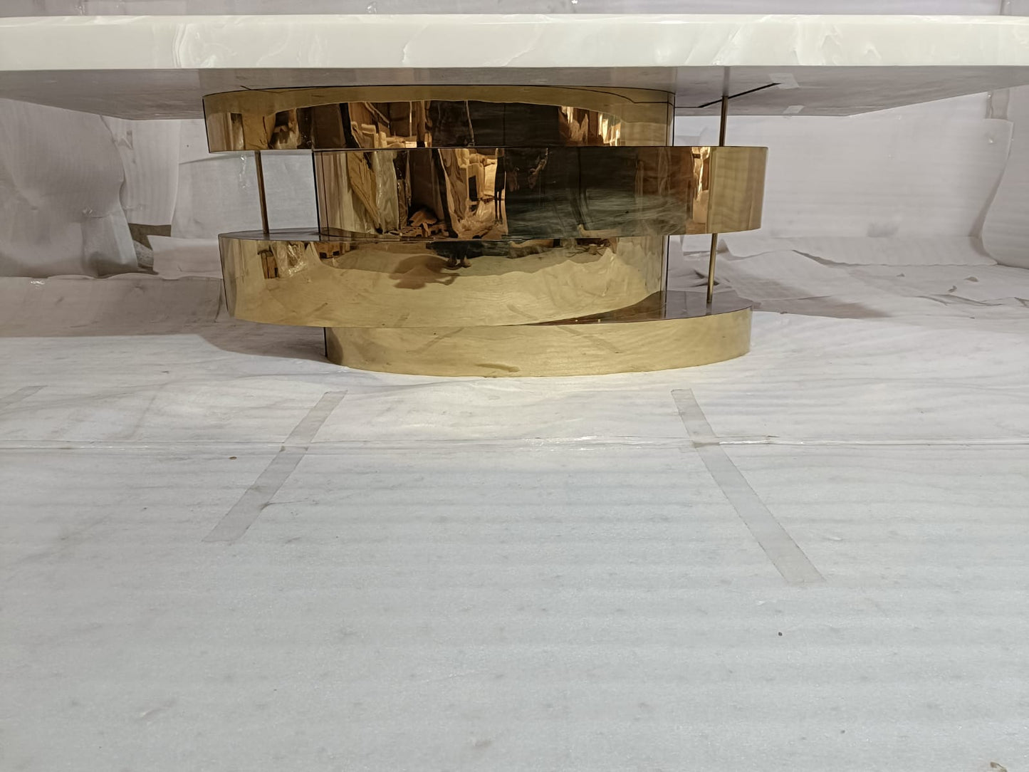 ZENDY CARLO - DINING TABLE - OUTLET