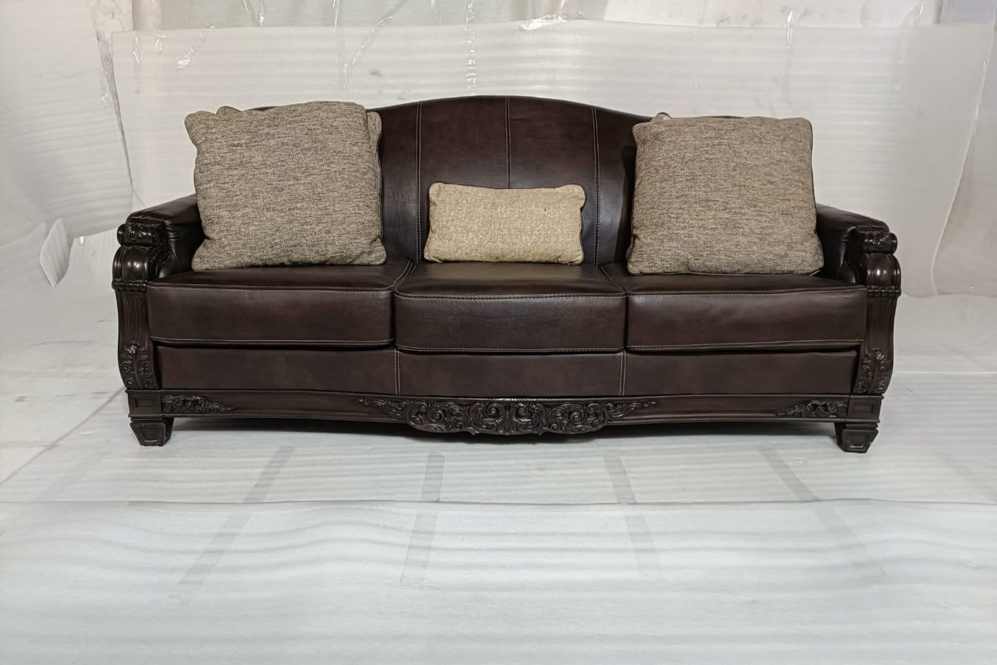 3250138 - 3 SEATER - BLR WH